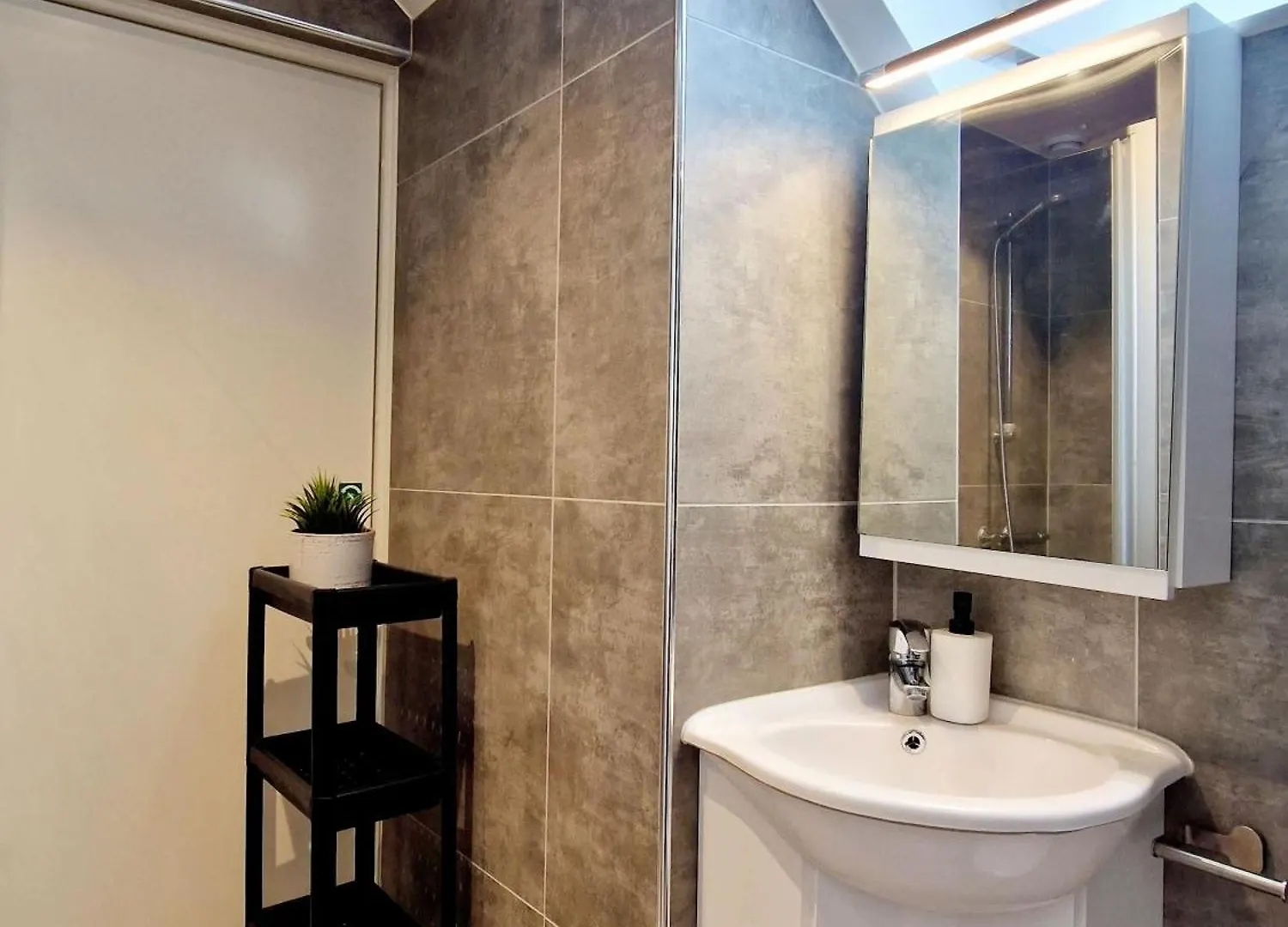 Top Floor In The Middle Of Town - Great Beds Μπέργκεν